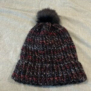 Pom hat, never worn
